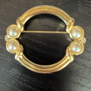 Monet brooch